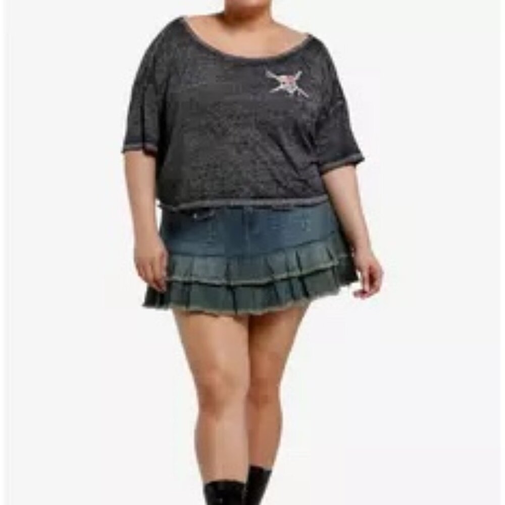Her Universe Disney Pirates Of The Caribbean Tell No Tales Plus Size Crop Top - Picture 3 of 3